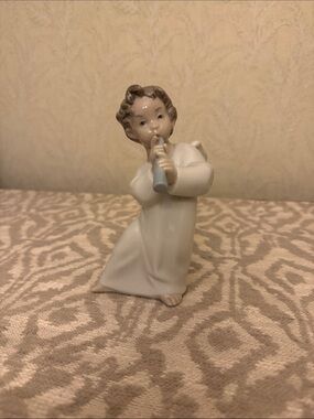 Vintage retired Lladro Porcelain Angel (4540) - flawless condition